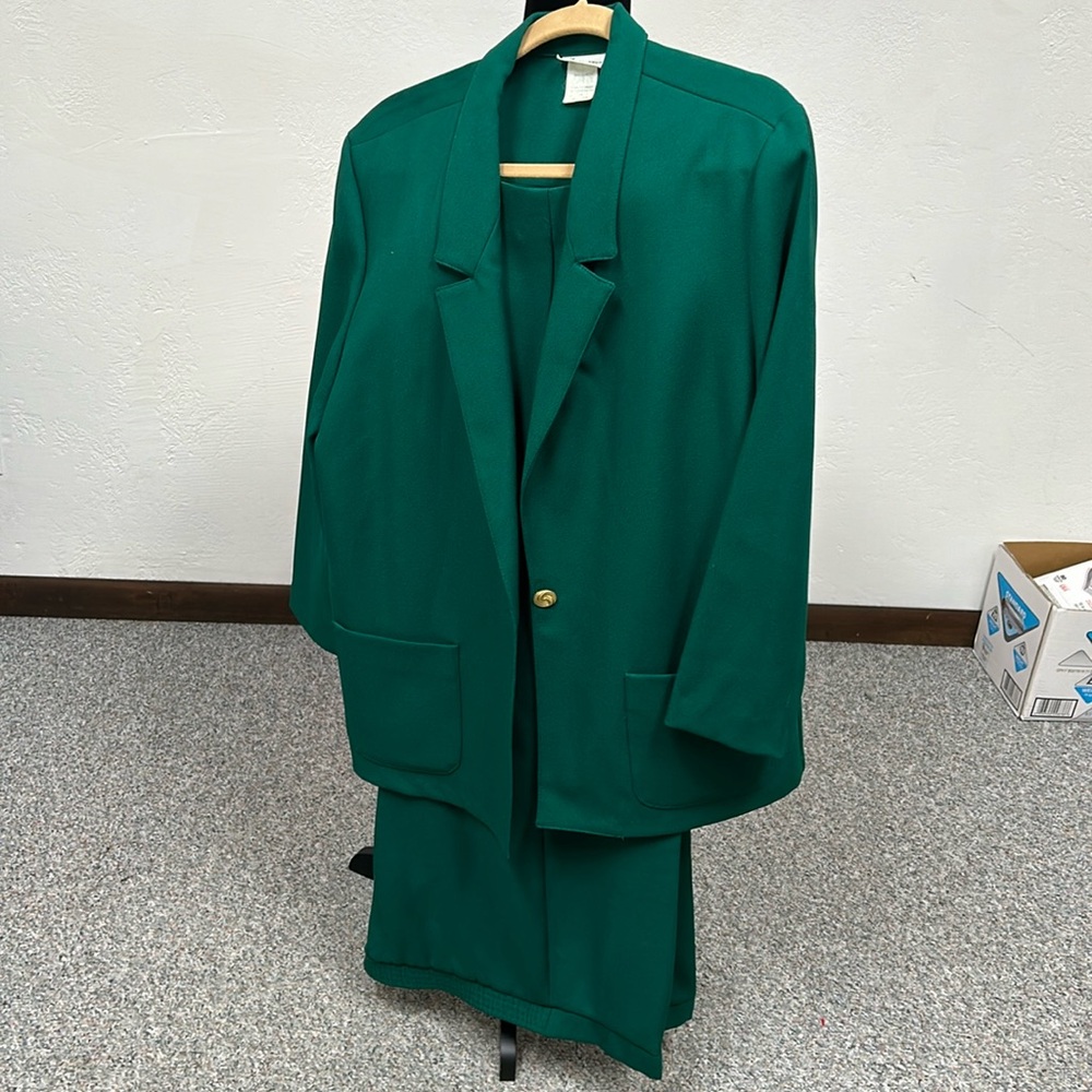 Jacket and pants green in color size 16